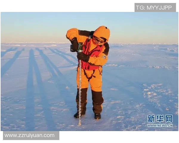 足球明星挑战极限在南极冰原上展开一场别开生面的足球赛