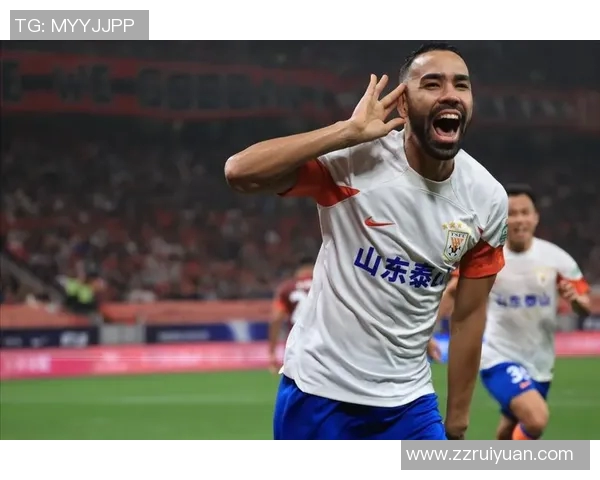 足球明星意外冲突引发热议视频曝光引发球迷关注与讨论